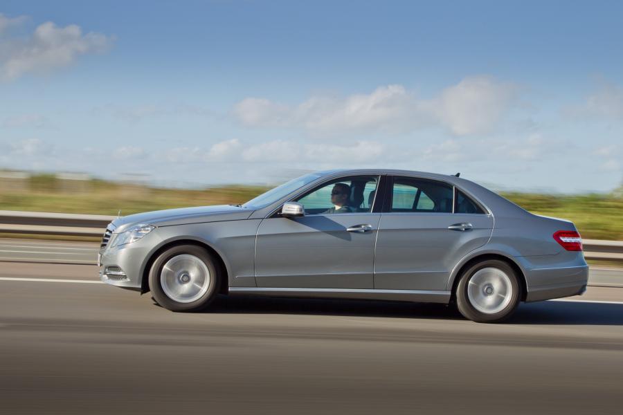  Mercedes-Benz E300 Hybrid Saloon 2012 года  (фото 45 из 58)